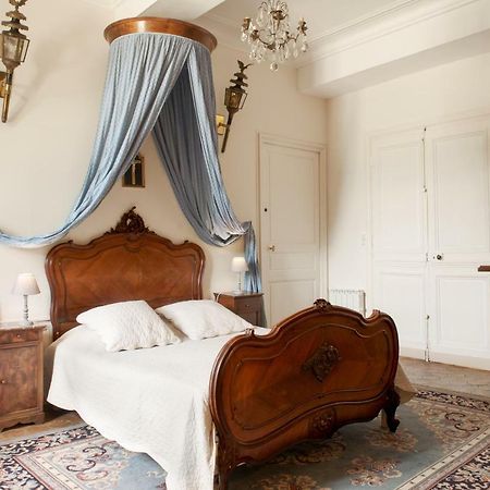 Chateau De Fleury La Foret Bed and Breakfast Igoville Exteriör bild